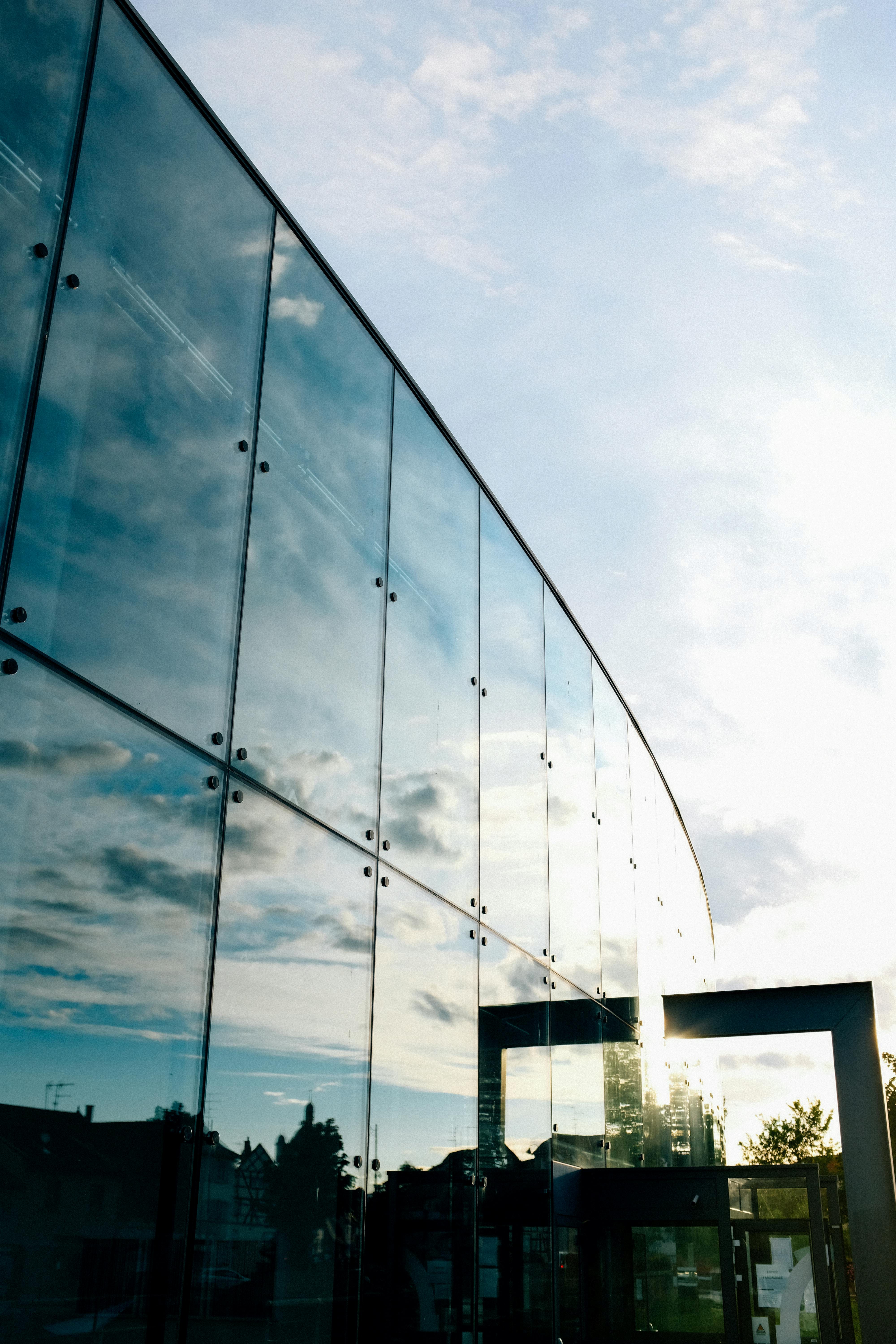 Spider Glazing & Glass Facade Systems